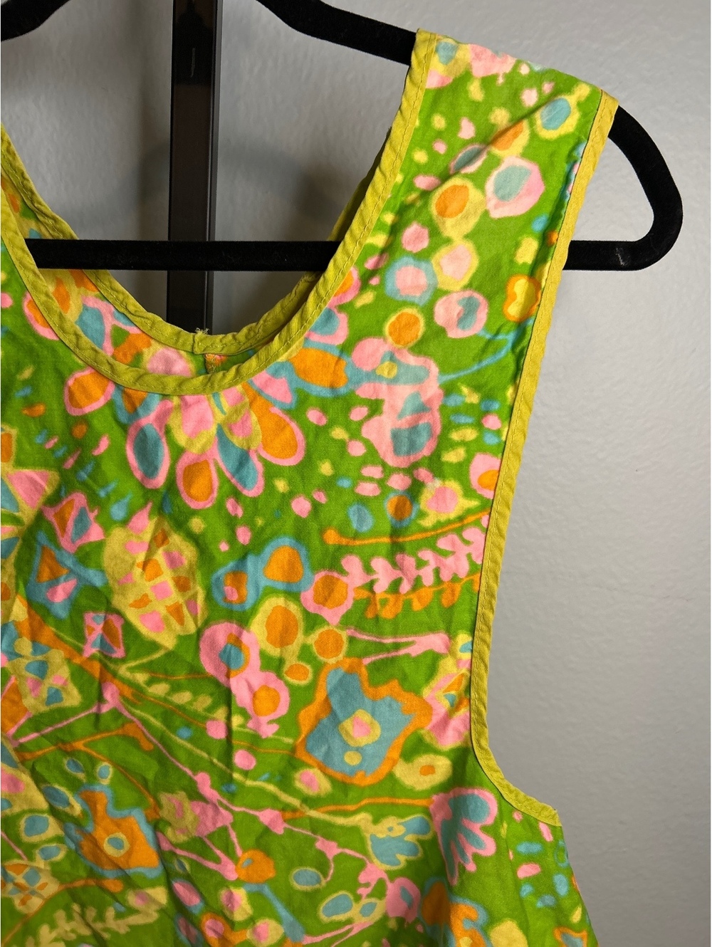 Vintage  Vibrant Floral Cotton Apron with Tie Back